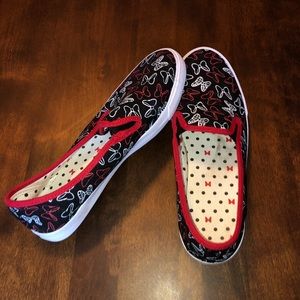 Minnie slip-ons
